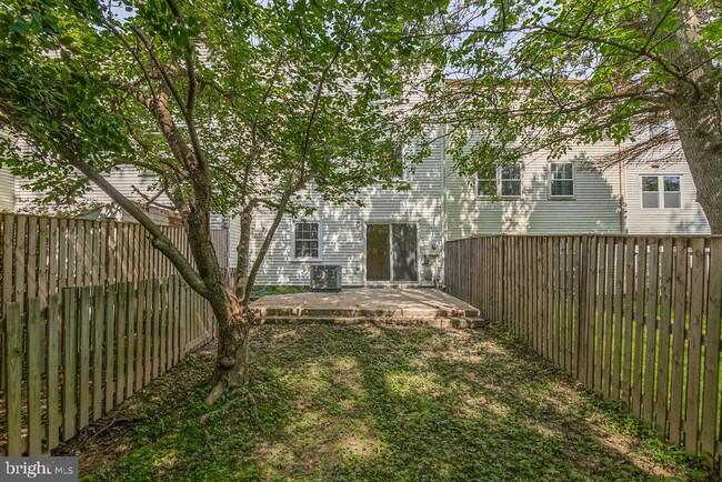 Building Photo - 3025 Ellenwood Dr