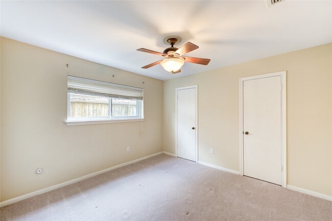 Building Photo - 5711 Weeping Willow Rd