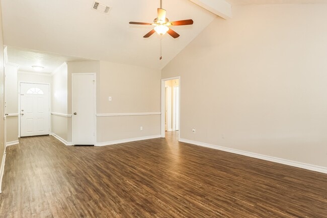 Building Photo - 20327 Bridgedale Ln