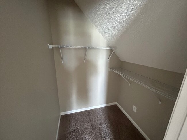 Building Photo - 25 Oak Lake Ct