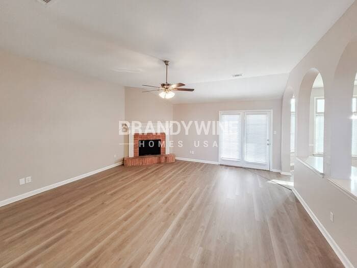 Building Photo - 8301 Meadow Vale Dr