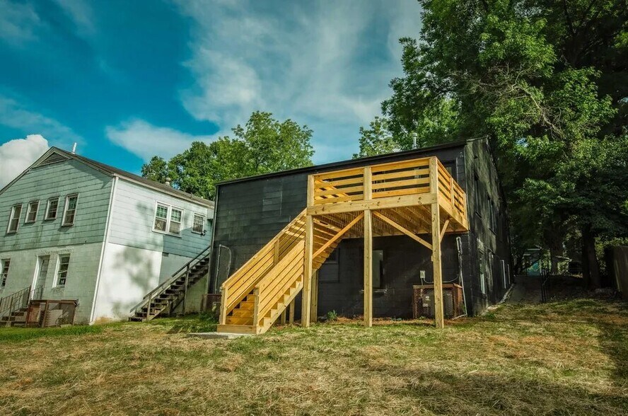 Building Photo - 2276 Sutton St SE