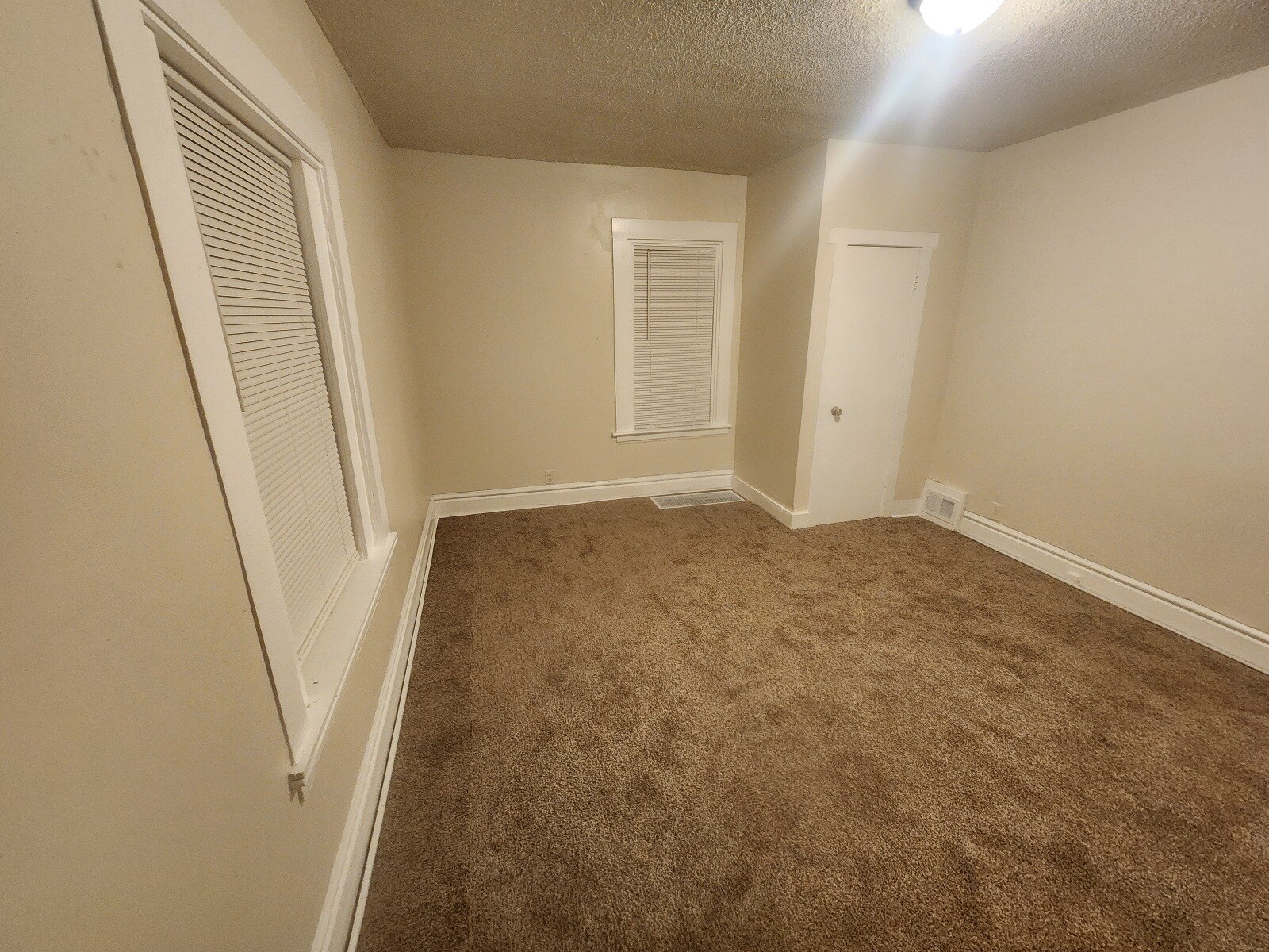 Building Photo - 216 Adams St