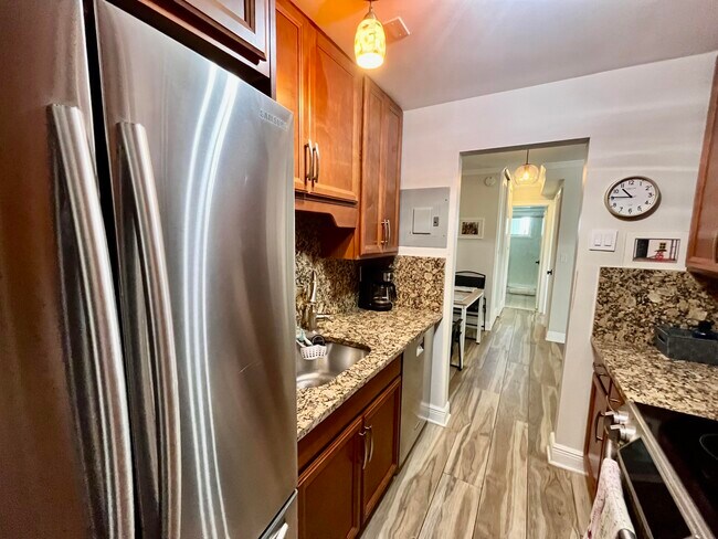 Building Photo - 3600 N Ocean Dr