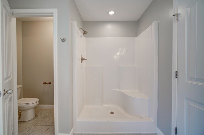 Building Photo - Wonderful Home On Large Lot, District 5 Schools