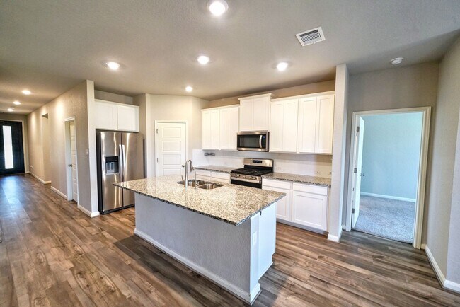 Building Photo - Gorgeous 4-Bedroom Home in Westpointe East...