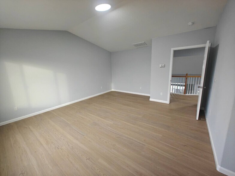 Building Photo - 9650 Mindoka Way