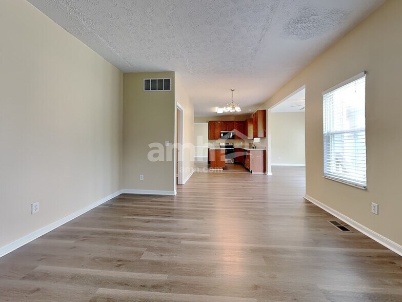 Building Photo - 4558 Randall Dr