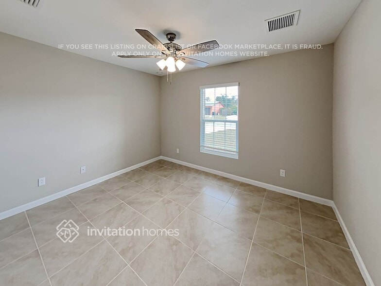 Building Photo - 225 SW Grove Ave