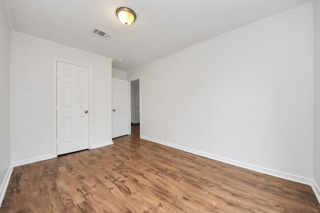 Building Photo - 6526 Carver Rd