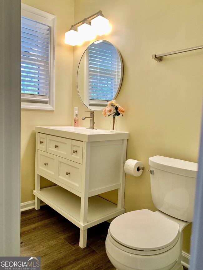 Building Photo - 322 Powder Springs St