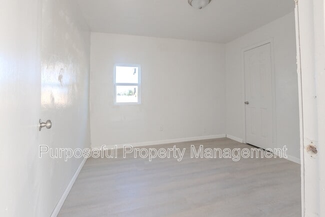 Building Photo - 1245 SW 19th St