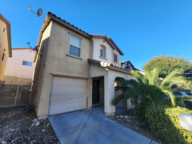 Building Photo - Great 2 Story Home in the SouthWest