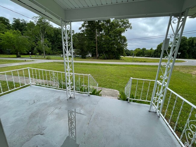 Building Photo - Cozy 2/1 House in Shannon $1,195