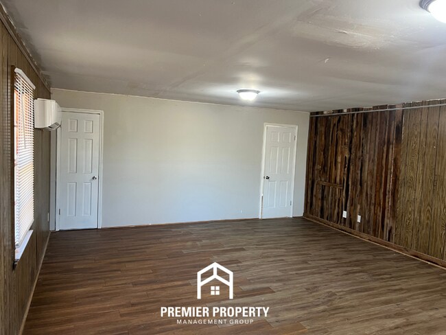 Building Photo - Spacious 4BR Decatur Home Near Huntsville w/ Vaulted Ceilings, 2-Car Garage & Fenced Yard