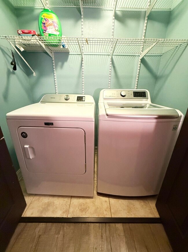 Building Photo - 1508 Crescent Hills Dr