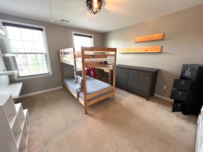 Building Photo - 3006 Farm View Dr