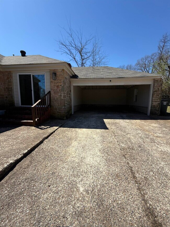 Building Photo - 764 Dunn Ave