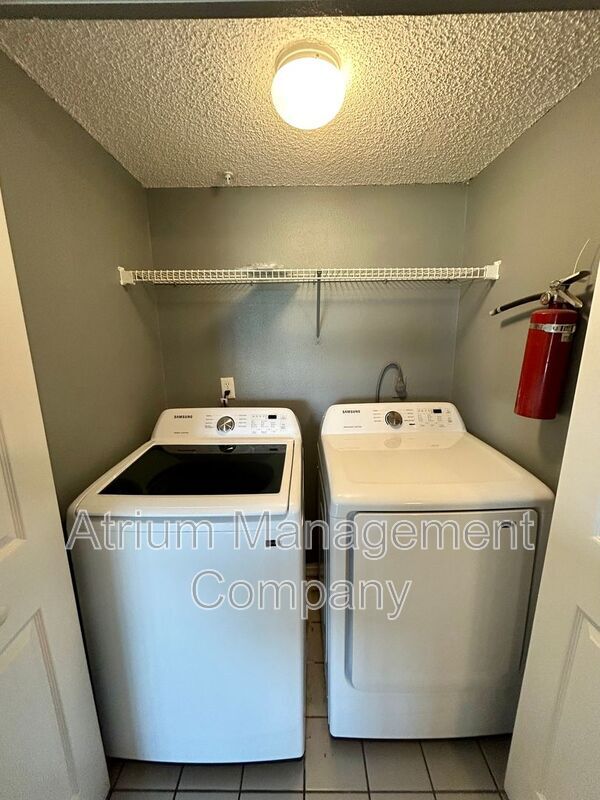 Building Photo - 2400 Feather Sound Dr