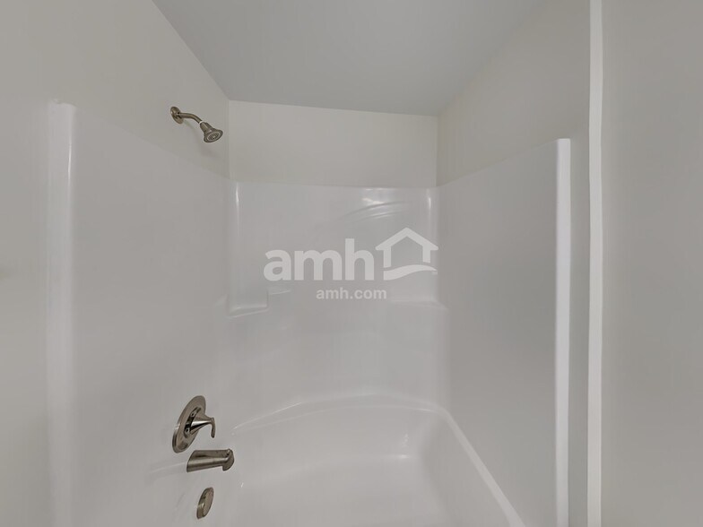Building Photo - 5408 Lake Water Ct