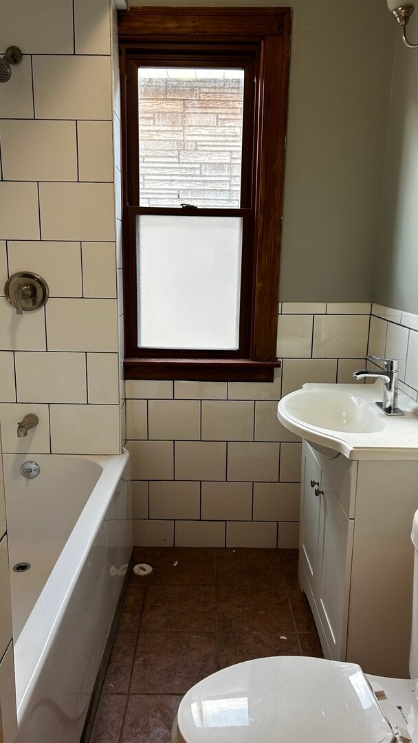 Building Photo - 8406 S Brandon Ave