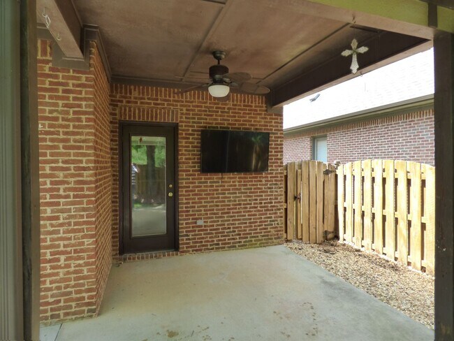 Building Photo - 3770 Abbeyglen Way