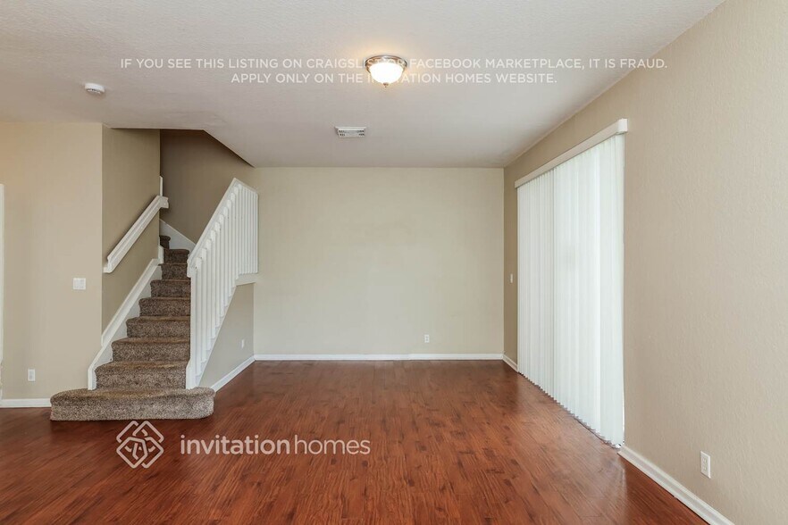 Building Photo - 2819 S Evergreen Cir