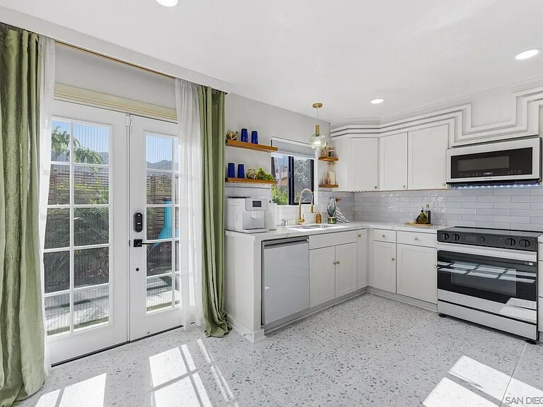 Building Photo - 53640 Avenida Rubio