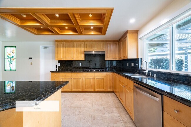 Building Photo - Quiet Cul-De-Sac Living with Pool – Arcadia Unified Schools