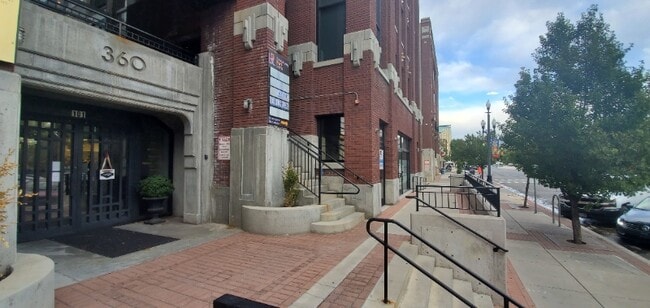 Building Photo - 360 W Broadway