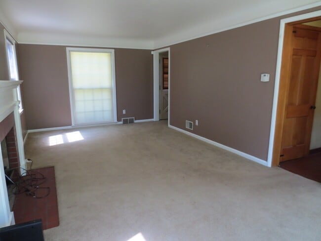 Building Photo - 522 E Atherton Rd