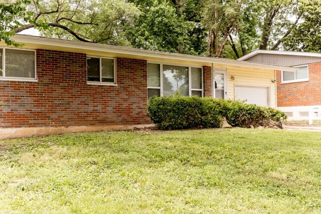 Building Photo - 10229 Edgefield Dr