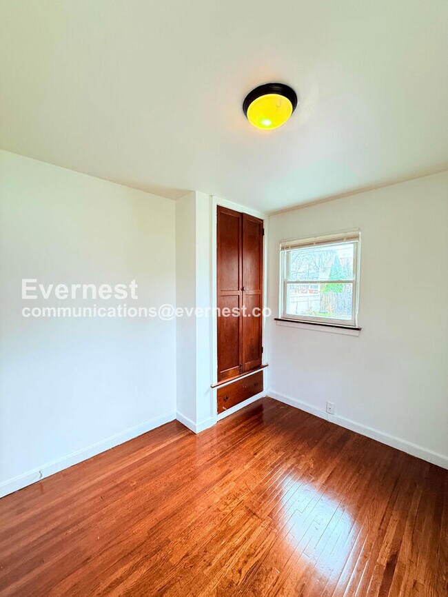 Building Photo - 3812 Drexel Dr