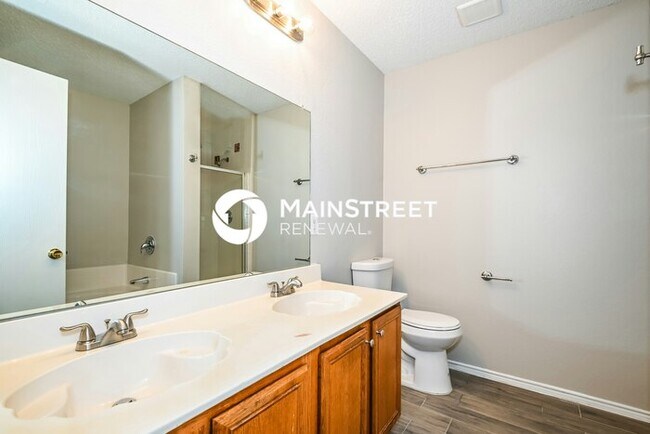 Building Photo - 3 Bedroom Pet-Friendly Home in Grand Prairie, TX with Main Street Renewal