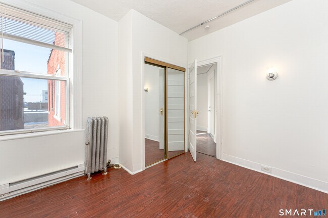 Building Photo - 35 Butler Ave