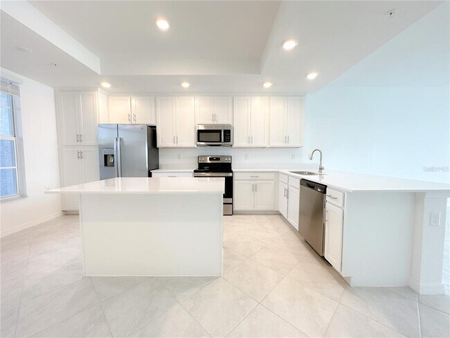 Building Photo - 14204 Heritage Landing Blvd