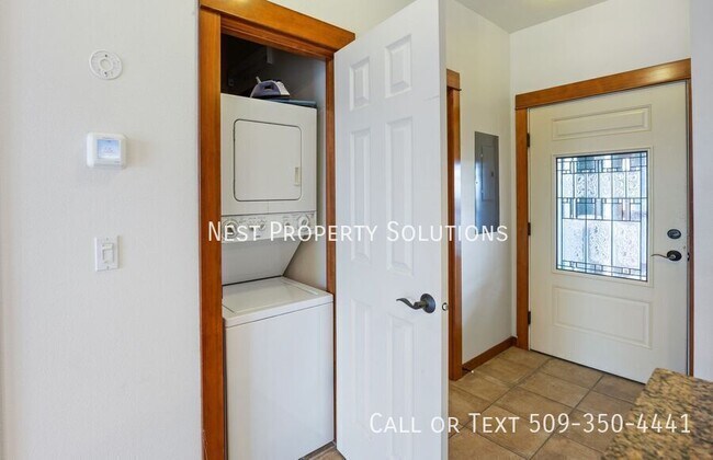 Building Photo - 6432 Melby Way NE