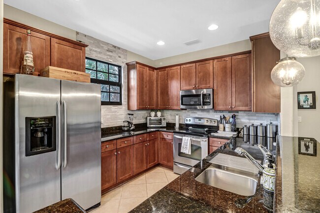 Building Photo - 8997 Cambria Cir