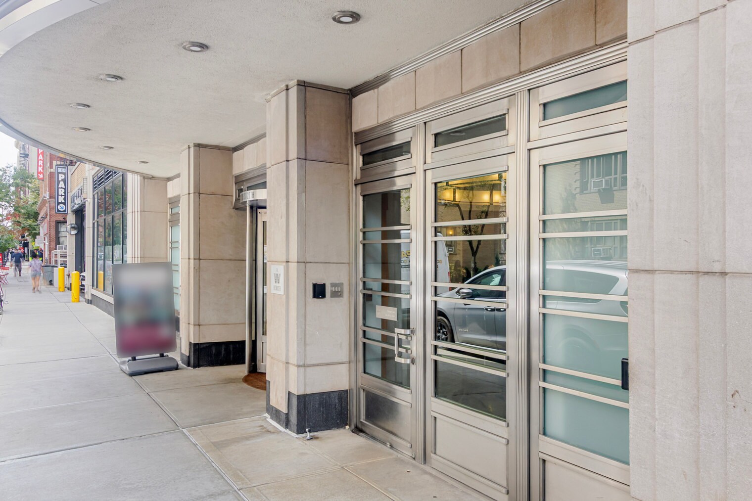 Building Photo - 180 W 20th St