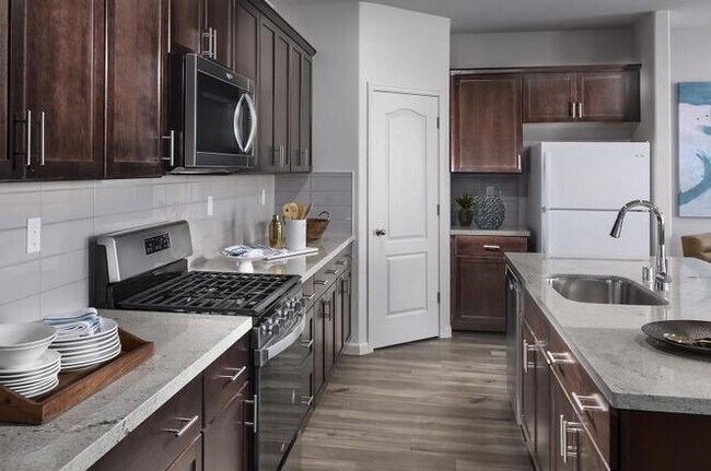Building Photo - 4 Bedroom Spacious Richmond Home