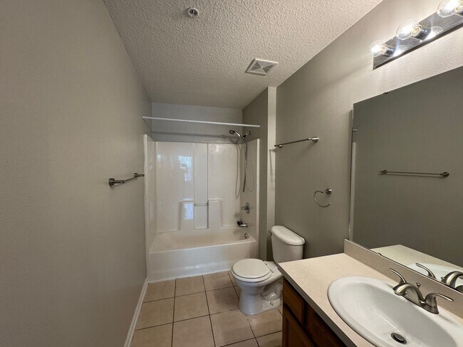 Building Photo - Move In Special! 1/2 Off 1st Months Rent