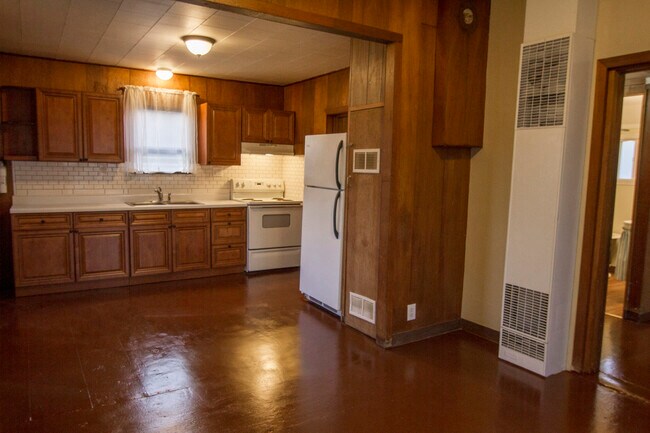 Building Photo - 911 Soule Ave