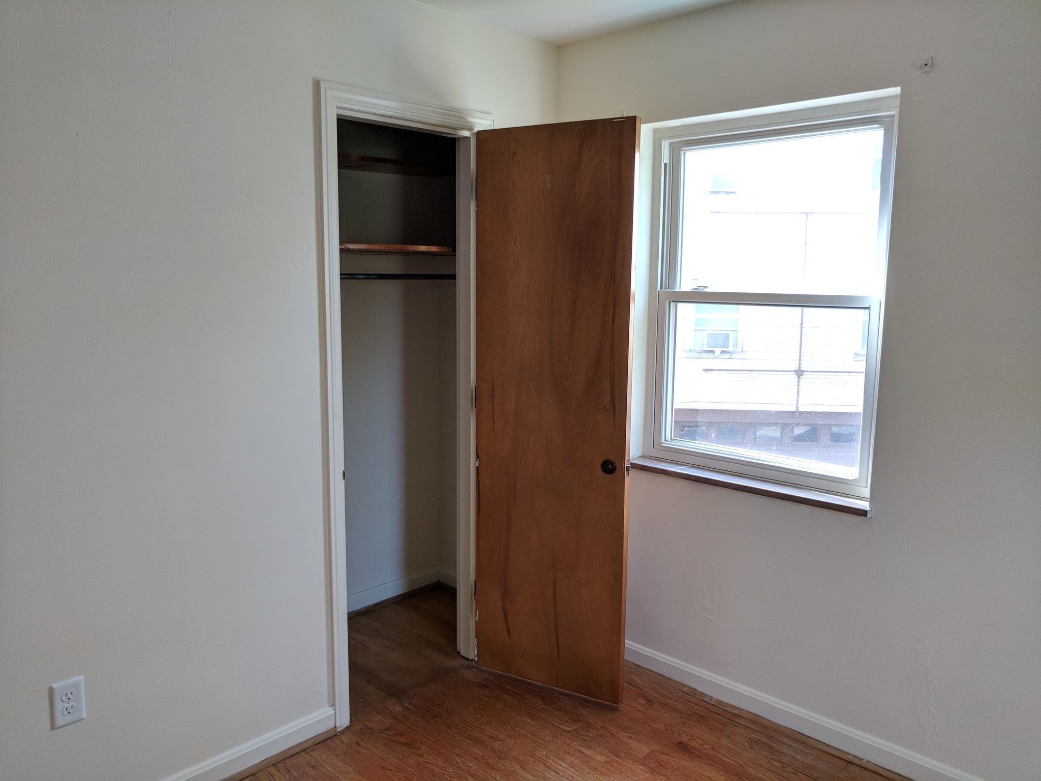 Bedroom 1 and closet - 716 S Ft Thomas Ave