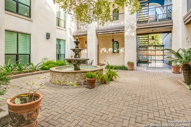 Building Photo - 2-BEDROOM CONDO AT ANDALUSIA CONDOMINIUMS