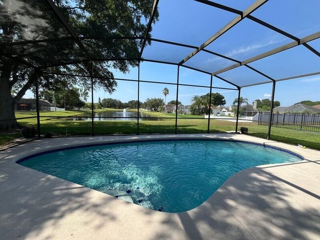 Building Photo - 3708 Molona Dr