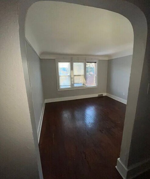 Building Photo - 5520 Haverhill St