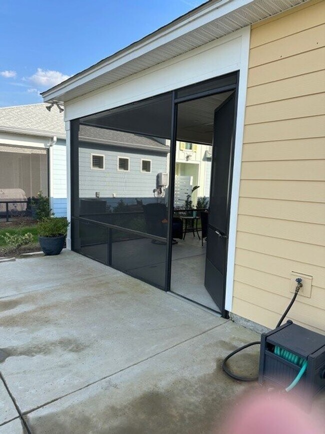 Building Photo - Welcome to Margaritaville 55 + Community