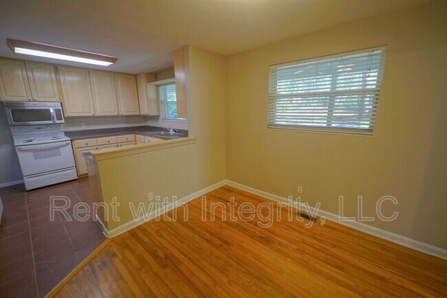 Building Photo - 1804 Skyland Dr