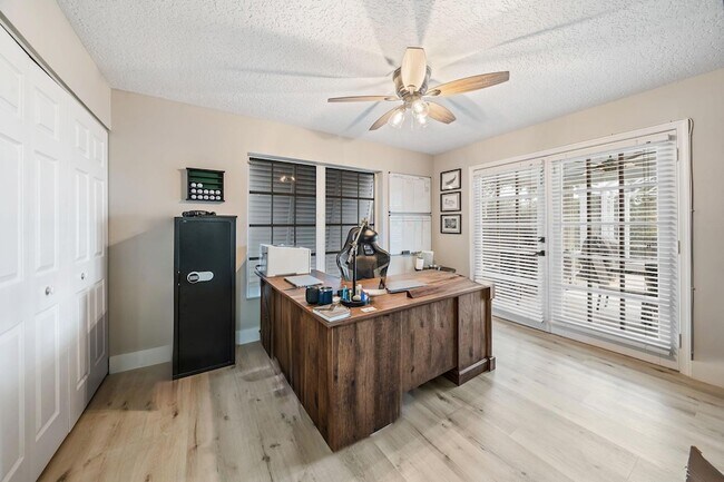 Building Photo - 864 Whippoorwill Row