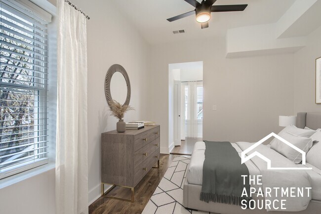 Building Photo - 1452 W Irving Park Rd